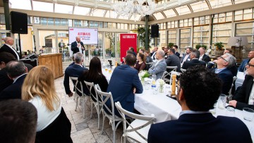 AUTOHAUS VersicherungsMonitor 2022/23