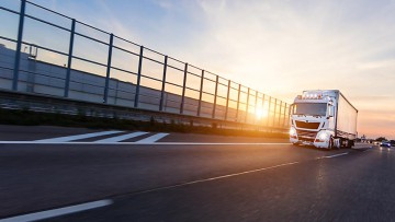 Lkw_Sonne_Straße_Wasserstoff_Total